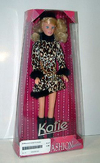 Coleção de moda de boneca Katie