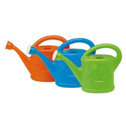2 liter plastic watering can