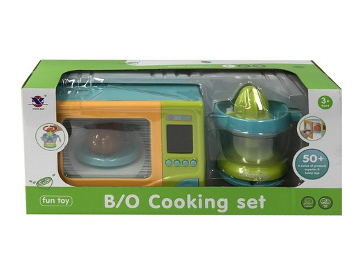 Microwave set with juicer
