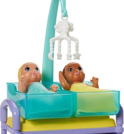 Barbie quiero ser pediatra con dos bebes