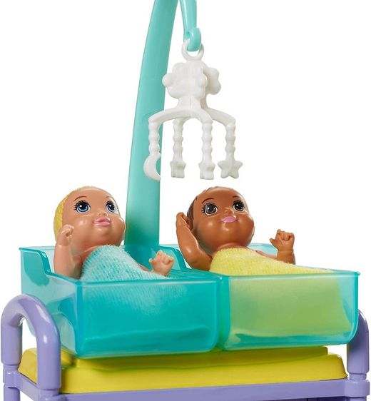 Barbie quiero ser pediatra con dos bebes