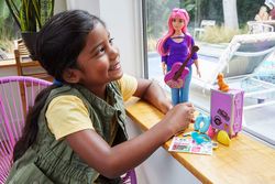 Barbie ¡Vamos De Camping! Daisy En El Campamento