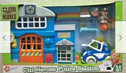 Veicolo della stazione di polizia con figura