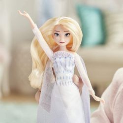 Elsa Cantarina Doll Frozen 2