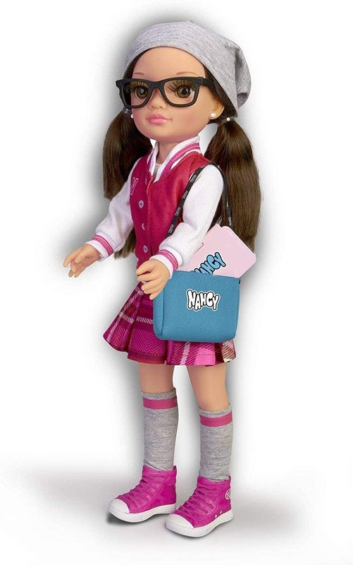 Nancy, Un Dia En El Instituto