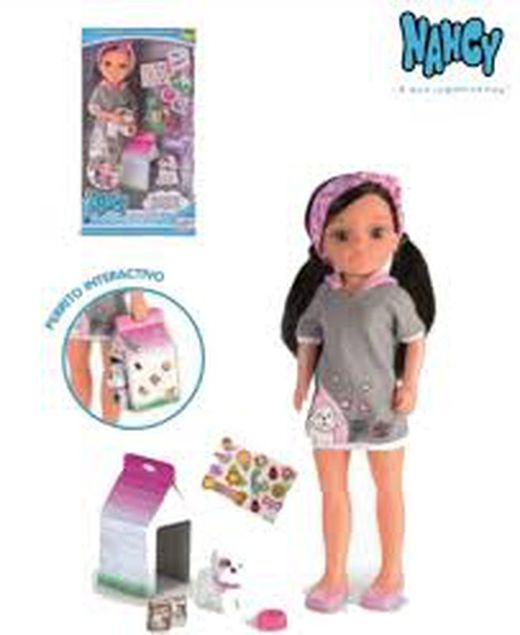 Nancy y su perrito cookie