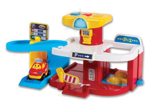Parking infantil con coche y tapiz
