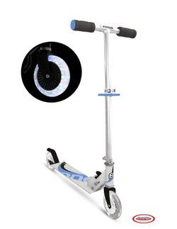 Funbee garçon conduit scooter