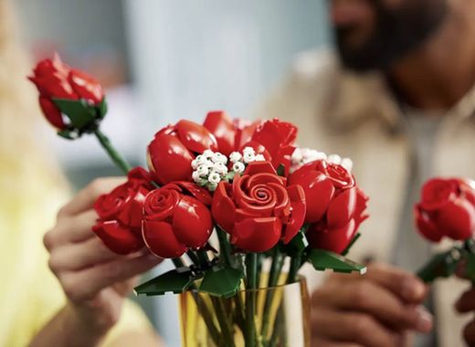 RAMO DE ROSAS